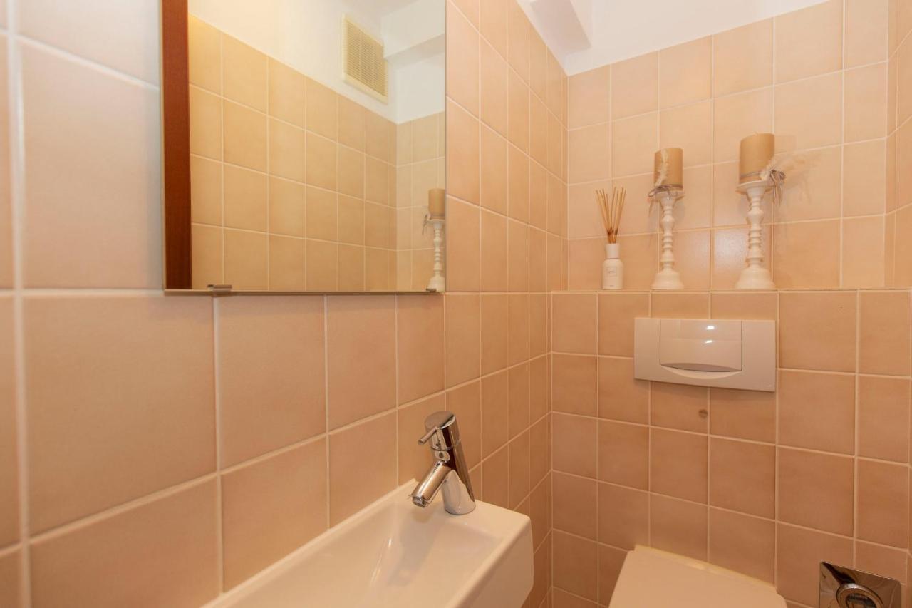 Lord Nelson App 310 Apartment *